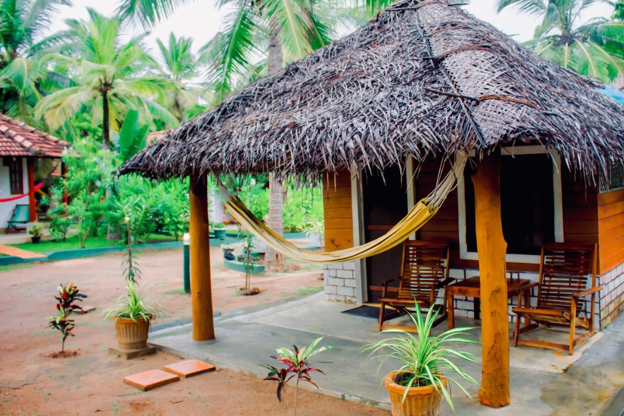Star Light & Restaurant Chalet Tangalle