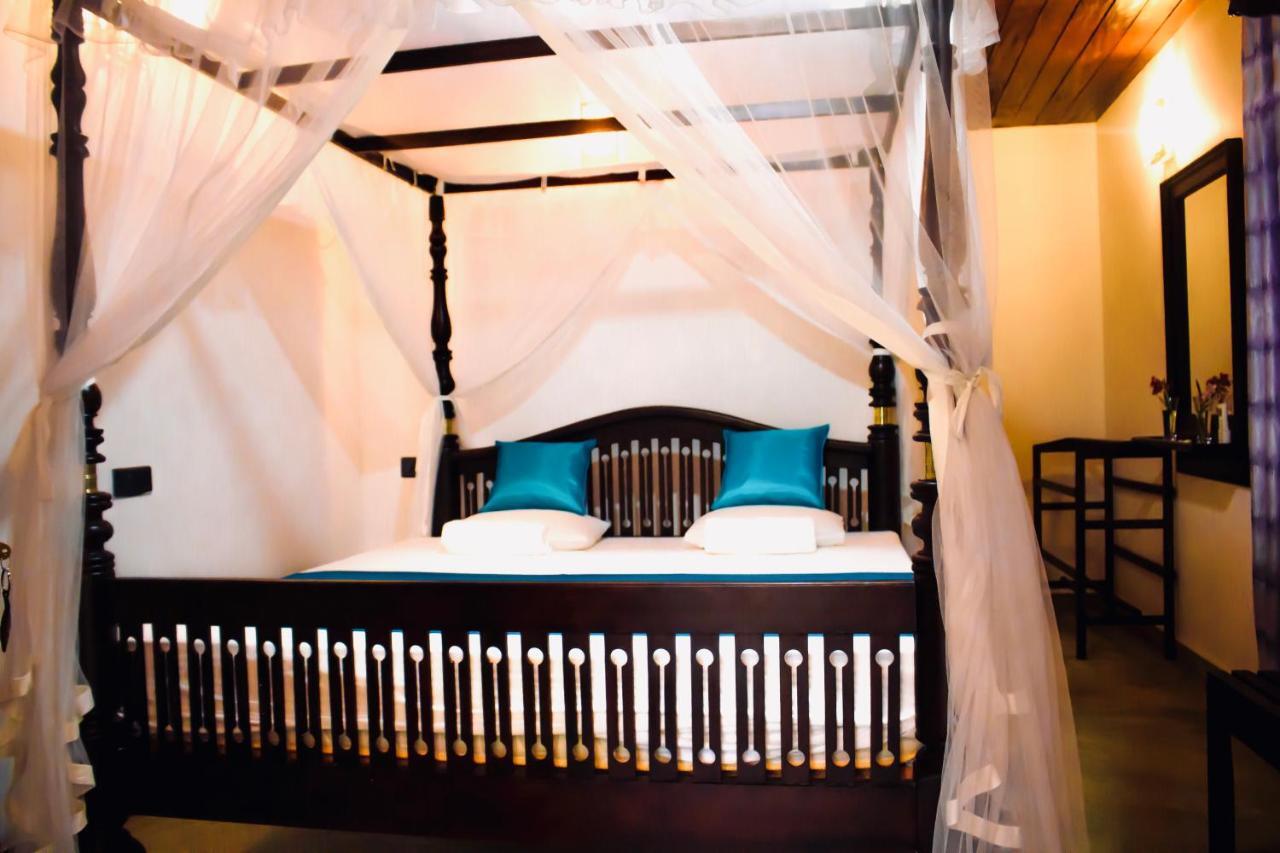 Star Light & Restaurant Chalet Tangalle