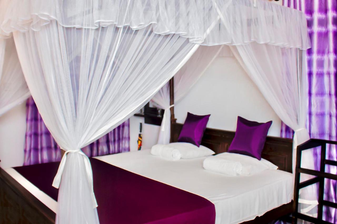 Chalet Star Light & Restaurant *